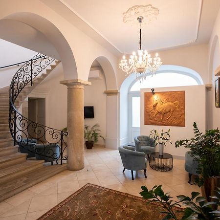 Atrium Rooms & Cafe Sopron Ngoại thất bức ảnh
