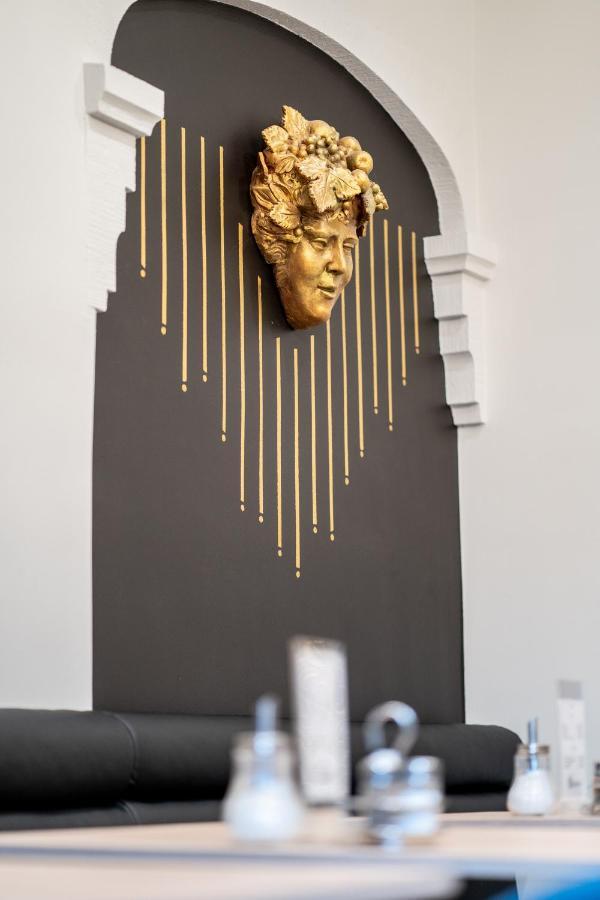Atrium Rooms & Cafe Sopron Ngoại thất bức ảnh