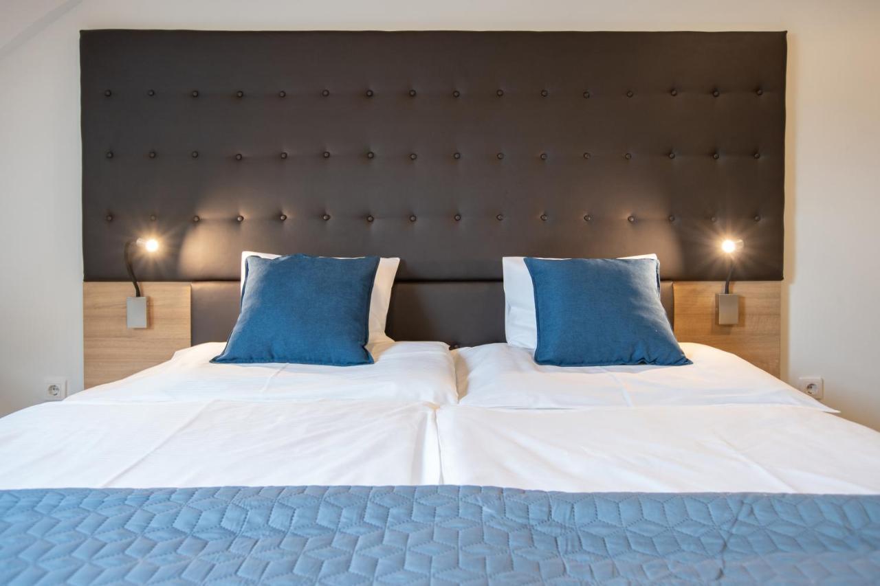 Atrium Rooms & Cafe Sopron Ngoại thất bức ảnh
