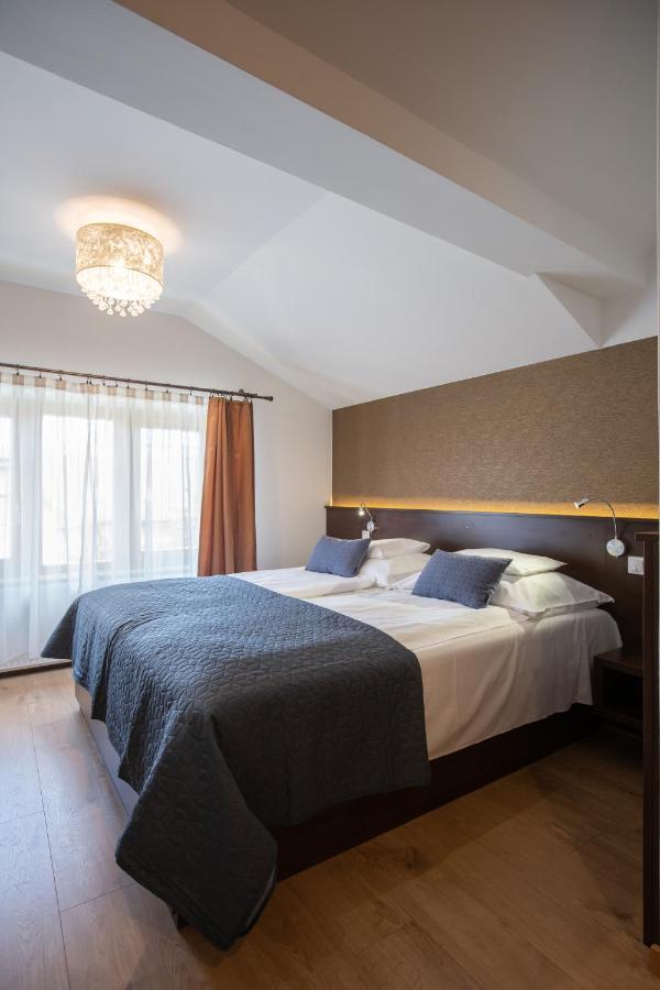 Atrium Rooms & Cafe Sopron Ngoại thất bức ảnh