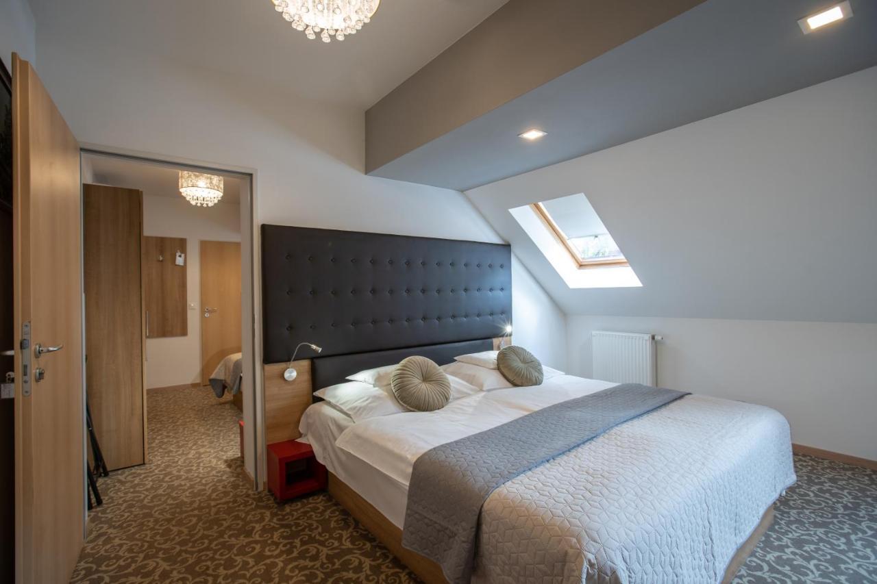 Atrium Rooms & Cafe Sopron Ngoại thất bức ảnh