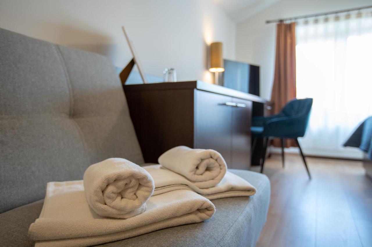 Atrium Rooms & Cafe Sopron Ngoại thất bức ảnh