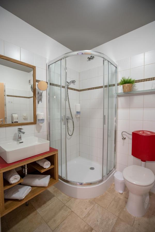 Atrium Rooms & Cafe Sopron Ngoại thất bức ảnh